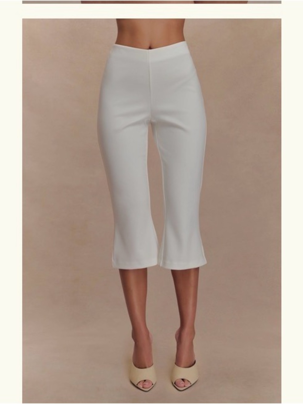 Meshki 	-Layla Flared Crepe Capri Pants - White